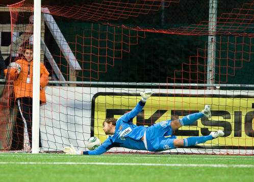 Kristoffer Nordfeldt, målvakt, Brommapojkarna släpper in