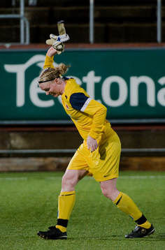 Hedvig Lindahl, målvakt Kristianstad, förbannad