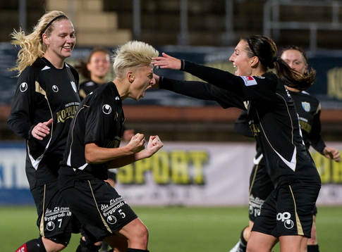 Lisa Ek, Göteborg, gör 2-2 på straff, jubel