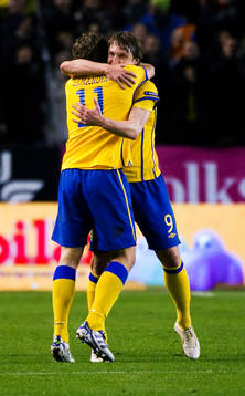 Johan Elmander kramar om Kim Källström, Sverige