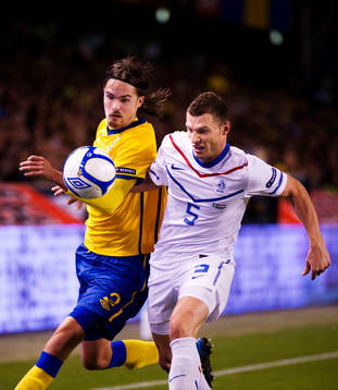 Mikael Lustig, Sverige