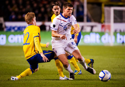 Rasmus Elm, Sverige, stoppar Klaas Jan Huntelaar, Holland