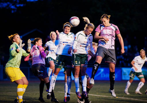 Emma Wilhelmsson, LdB Malmö, nickar in 0-1-målet