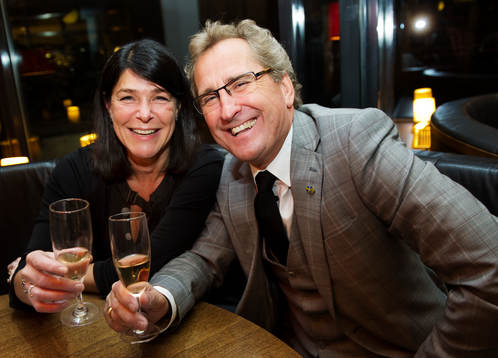 Förbundskapten Erik Hamrén och hans fru Agneta poserar