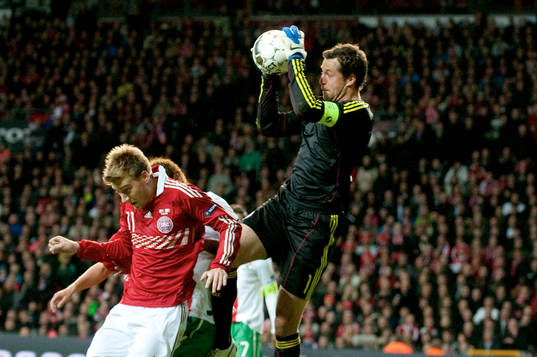 Niklas Bendtner, Thomas Sörensen, målvakt, Danmark