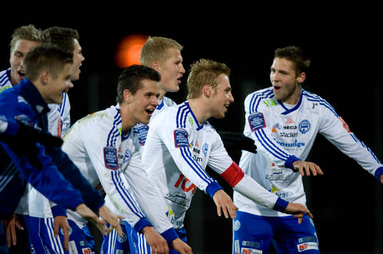 Jubel i Värnamo. Tobias Englund (kapten)