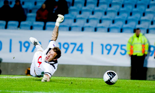 Johan Dahlin, mälvakt, Malmö FF räddar till hörna