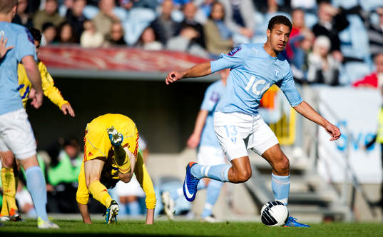 Bläddra bland fler bilder av Fotboll, allsvenskan, omspel efter bruten match mellan Malmö FF