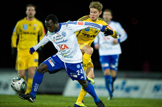 Bläddra bland fler bilder av Fotboll, Superettan, Värnamo - Ängelholm