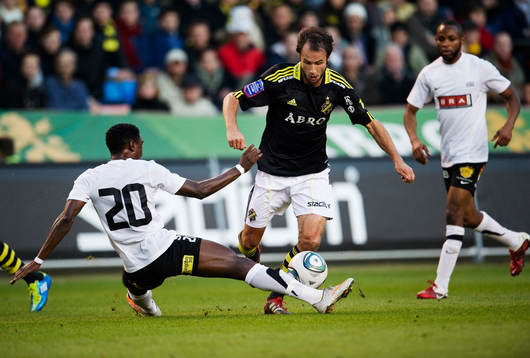 Dominic Chatto, Häcken, stoppar Helgi Danielsson, AIK