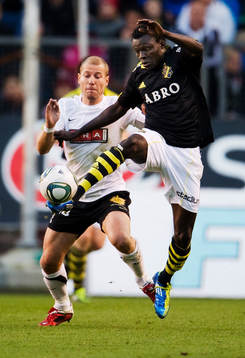 Jonas Henriksson, Häcken, är i hasorna på Lalawele