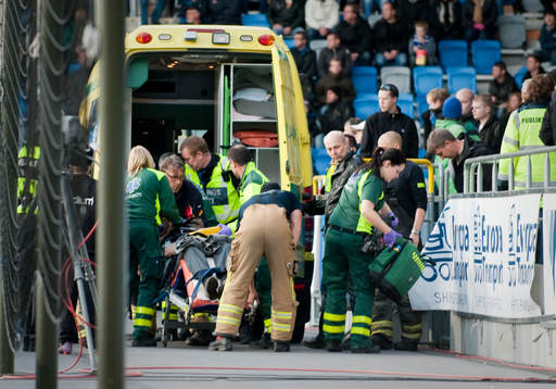 En äldre man hämtades med ambulans