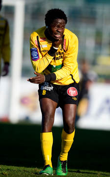 Patrick Osiako, Mjällby har ont i kinden. Smärta