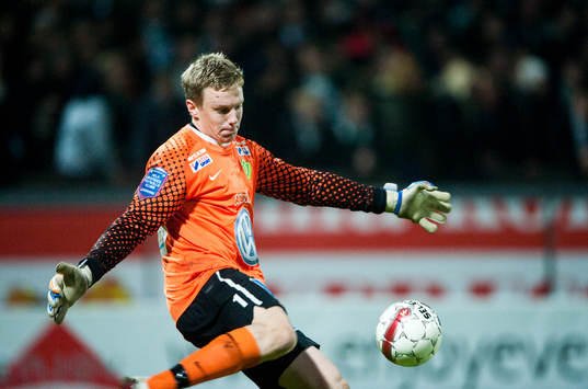 Niklas Helgesson, målvakt