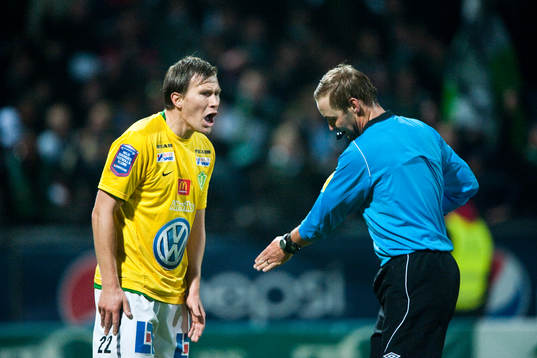 Christer Persson, Jönköping skriker på domare som blåst