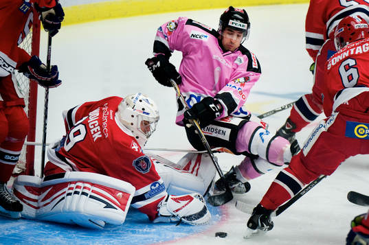 Julius Hudácek, målvakt,  Södertälje, J.D Forrest,