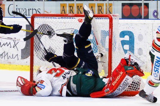 Andreas Falk, HV71 ramlar över Frederik Andersen,