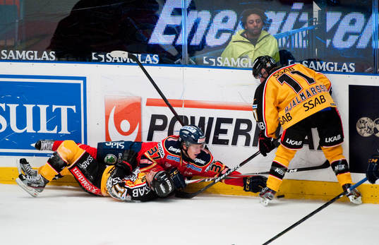 John Norman, Djurgården ligger på Konstantin Komarek,