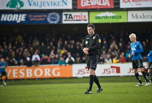 Martin Ingvarsson, domare, på Strandvallen