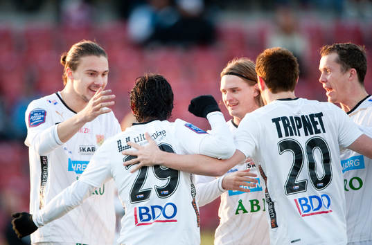 Bläddra bland fler bilder av Fotboll, Allsvenskan, Syrianska - GAIS