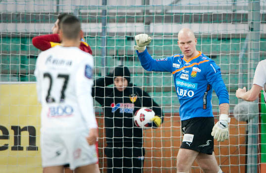 Henri Sillanoää, målvakt GAIS räddar straff