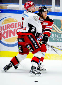 Julius Larsson, Almtuna tacklar Robert Carlsson,  Malmö,