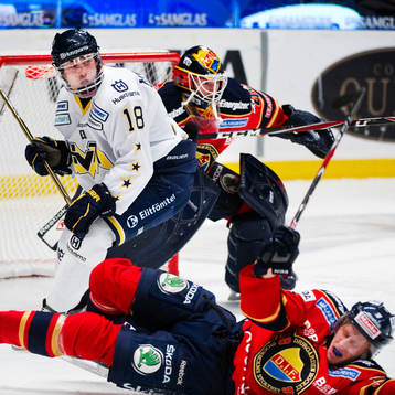 Jesper Fasth, HV71, oroar framför Gustaf Wesslau,