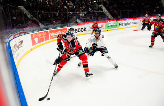 David Printz, Djurgården, håller undan pucken framför