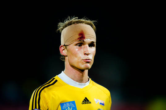Sebastian Andersson, Ängelholm med blodigt bandage. Skada,