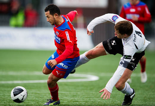 Rachid Bouaouzan, Helsingborg, tar sig förbi Magnus