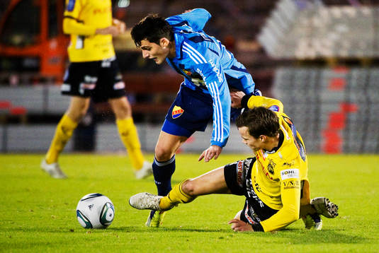 Trimi Makolli, Djurgården, stoppas av Anton Wede, Elfsborg