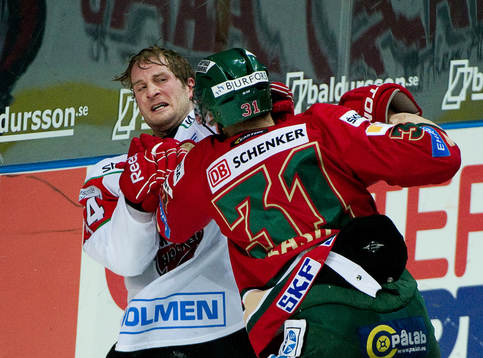 Fredrick Meyer, Modo, Nicklas Lasu, Frölunda, slagsmål,