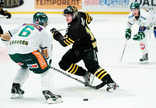 Fredrik Claesson, AIK, dribblar