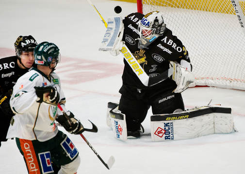 Viktor Fasth, målvakt, AIK, räddar ett skott
