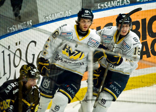 Kamil Piros och Jesper Fasth,  HV71