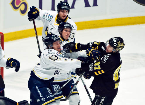 Oscar Sundh, HV71 och Robert Rosén, AIK. Bråk, slagsmål