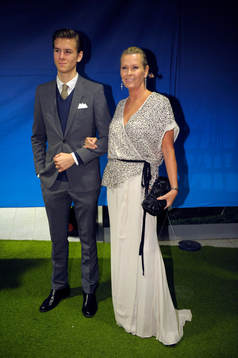 Efva Attling med sonen Simnon