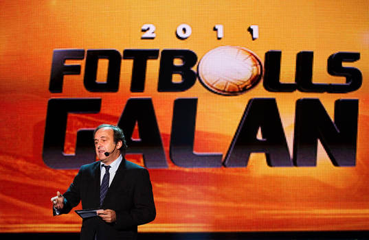 Michel Platini, ordförande UEFA, delade ut Hederspriset