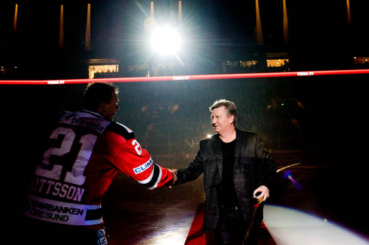 Jesper Mattsson, Malmö tar Peter Pekka Lindmark i hand