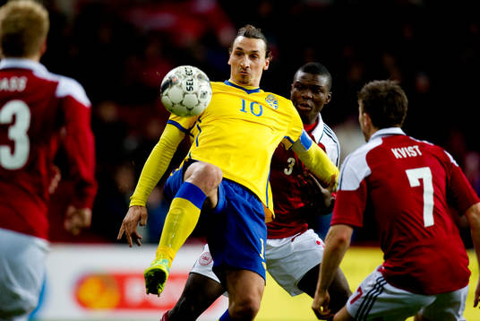 Zlatan Ibrahimovic, Sverige omringad av danskar, Bo
