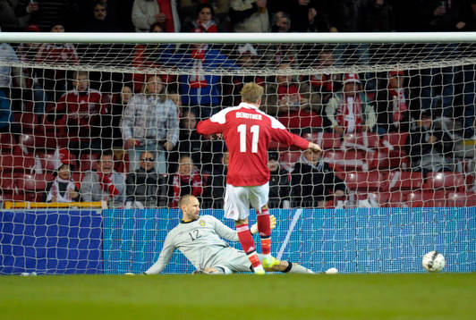 Nicklas Bendtner, Danmark gör 1-0