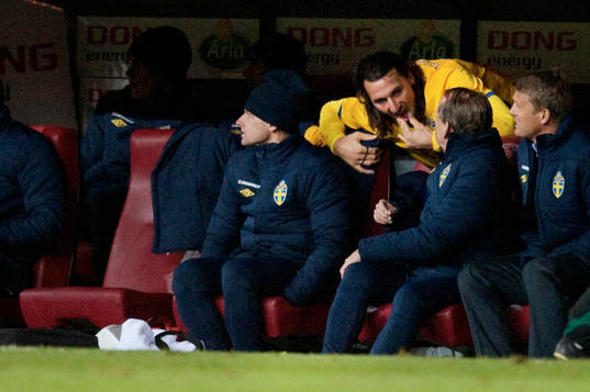 Zlatan Ibrahimovic, Sverige, på avbytarbänken. Avbytare,