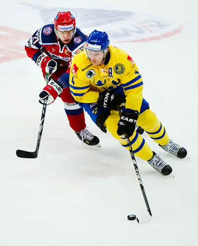 Alexey Tereshchenko, Ryssland, är i hasorna på Staffan