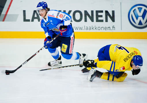 Juhamatti Aaltonen, Finland, lurar Staffan Kronwall, Sverige