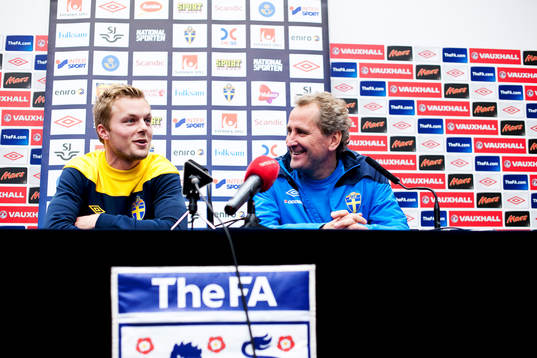 Sebastian Larsson, Erik Hamrén, förbundskapten