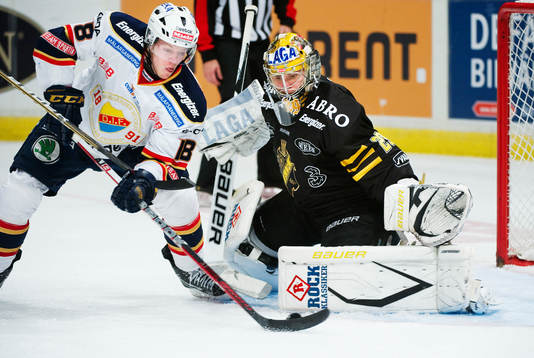 Jonas Almtorp, Djurgården, lyckas inte göra mål bakom