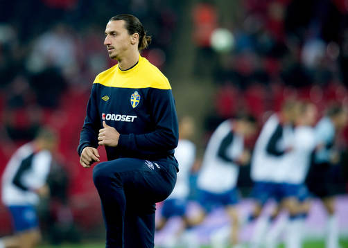 Zlatan Ibrahimovic, värmer upp