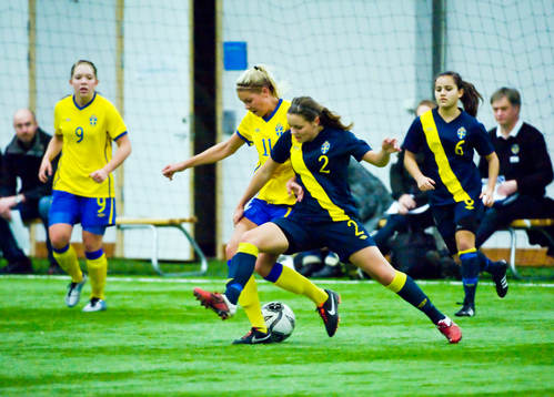 Nina Jakobsson, Gula och Alice Nilsson, Blåa