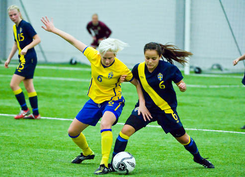 Philippa Curmnark, Gula och Malin Diaz, Blåa