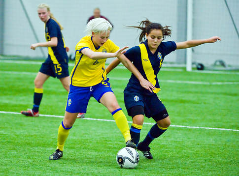 Philippa Curmnark, Gula och Malin Diaz, Blåa